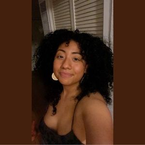 Meet your Posher, Mariana